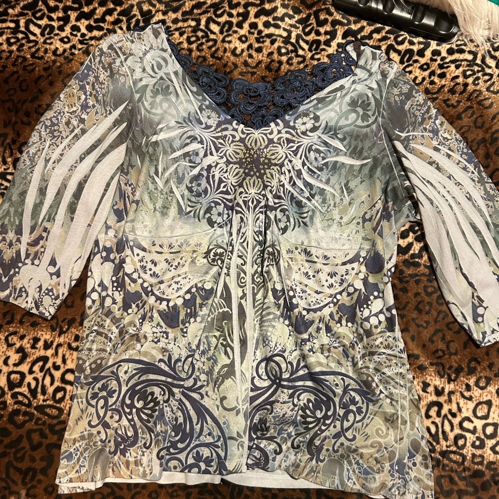 ONE WORLD Blue and Gray Patterned Blouse